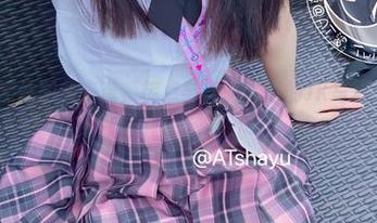 AT鲨黑丝图集来袭，笑点与美丽并存的JK写真大集合！.txt