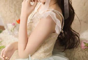 Bangni邦尼倾情呈现双人女仆cos合集，魅力四射的写真风采.txt