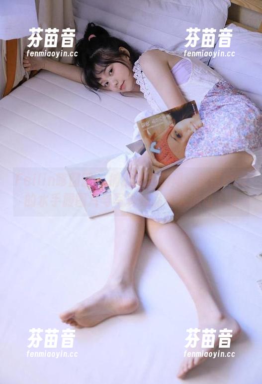 Feilin嗲囡囡 - 捕捉青春瞬间：伊蓓Eva的水手服图片与写真作品令人心动.txt