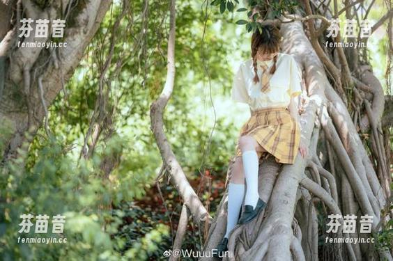 GIRLT果团网 - little贝壳喵护士主题写真合集，分享独特美感的照片盛宴.txt