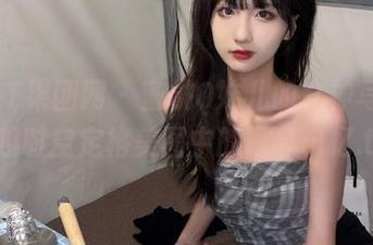 GIRLT果团网 – 蜜桃Q妹儿的女神写真，穿越时空定格美图中的青春记忆.txt