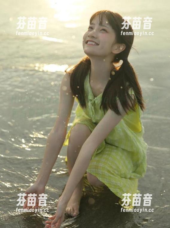 HuaYang花漾 - 让Angela小热巴的粉色写真唤醒你的少女心，精彩图片作品一网打尽！.txt