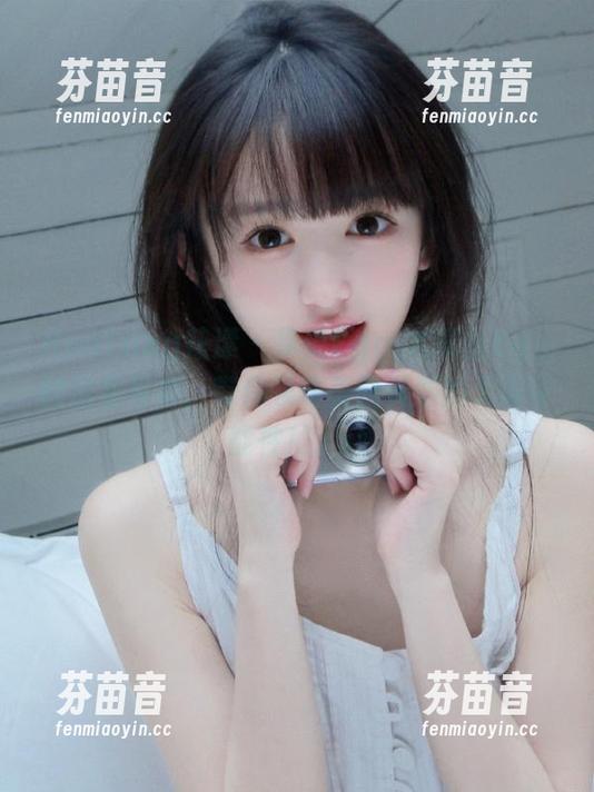 HuaYang花漾 - 享受Egg-尤妮丝Egg的浴室写真，带你领略美图资源的无限可能性！.txt