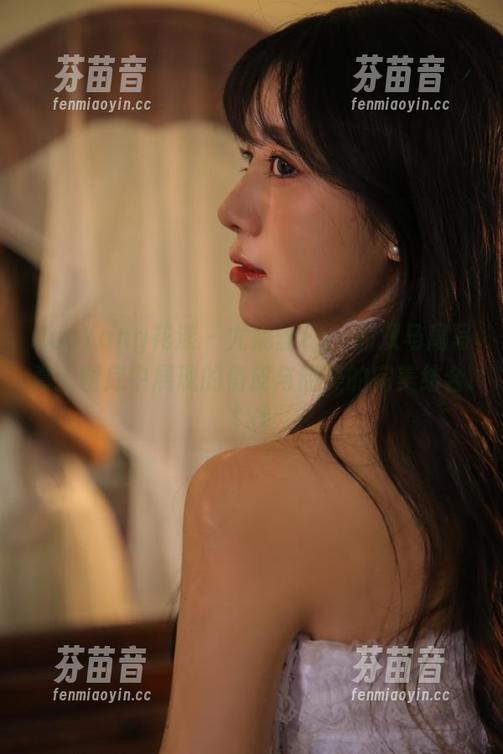 HuaYang花漾 - 尤妮丝Egg的双马尾写真：图库中展现的俏皮与甜美的完美结合.txt