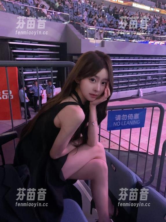 HuaYang花漾 - 黄乐然泳衣写真：每一张都值得你下载收藏.txt