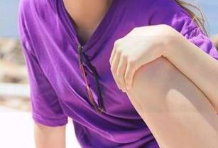IMiss爱蜜社 – 裸足梦境：格格污巫的写真图集带你领略无拘无束的灵魂之美.txt