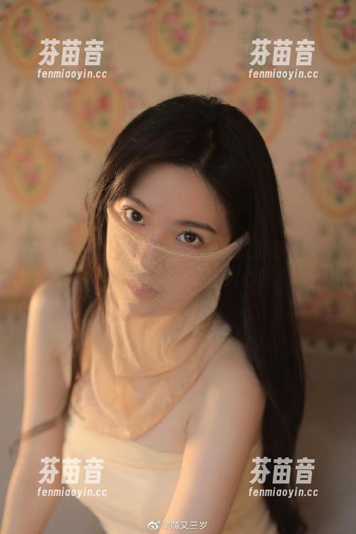 IMiss爱蜜社 - 莉娜lena女孩最新美图上线：绽放笑容背后的动人心曲.txt