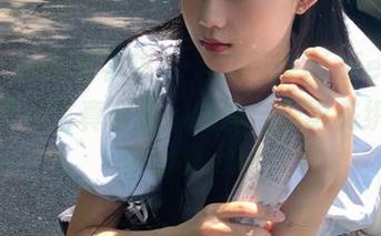MFStar模范学院 – “文芮jeninfer妹妹”的梦幻写真合集：纹理与光影交织的精美图集.txt