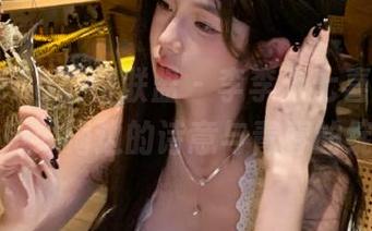MTMeng模特联盟 – 李李七七喜喜私房美图专辑：海边的诗意与青春的绽放.txt