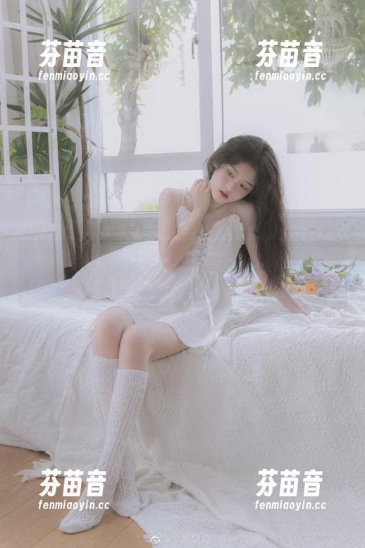 MiStar魅妍社 - 在温柔中沉醉：凯竹BuiBui的写真作品资源展现独到的美感.txt