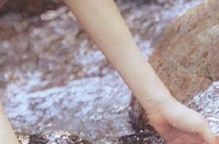 MiiTao蜜桃社 – 在美与信仰的交汇点上，Cris_卓娅祺修女的写真精选合集.txt