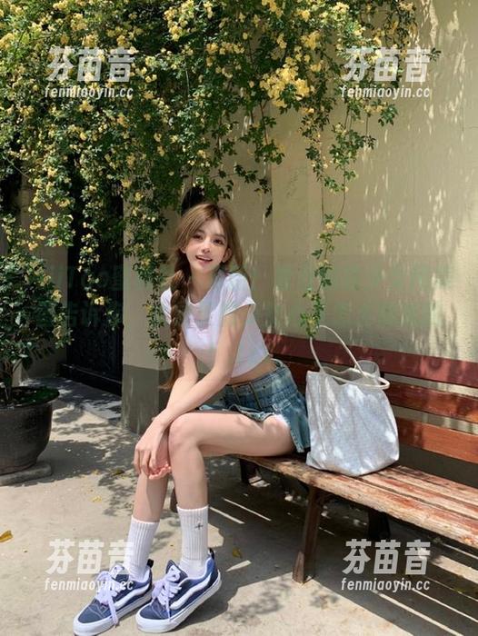MiiTao蜜桃社 - 更新！看豆瓣酱少女用美图告诉你，水灵灵的少女心是怎么炼成的！.txt