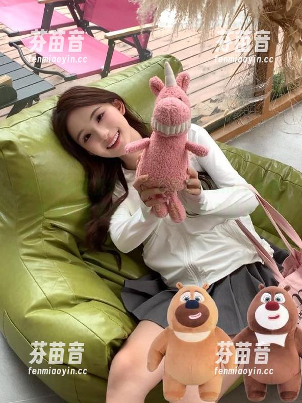 MiiTao蜜桃社 - 探索静香Mandy天使：独家写真集原图让你领略非凡魅力.txt