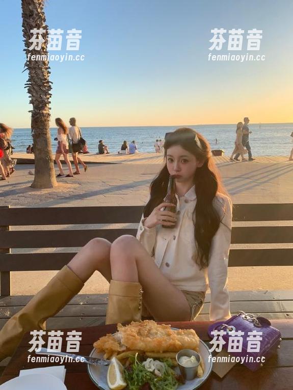 MiiTao蜜桃社 - 韵莉娜VANILLA睡衣独特风格合集，探索不一样的写真资源.txt