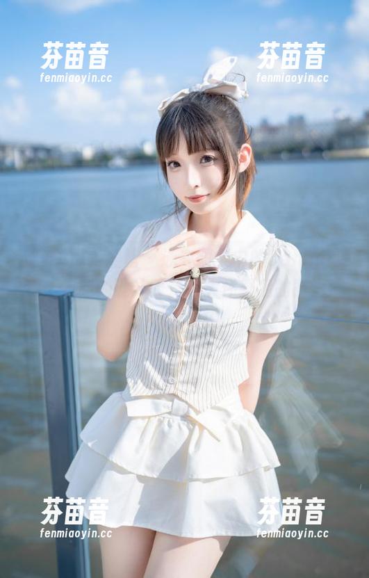 MyGirl美媛馆 - 泳衣图集中的Carina梦绮：定制的设计真是让人怀疑我的时尚感！.txt
