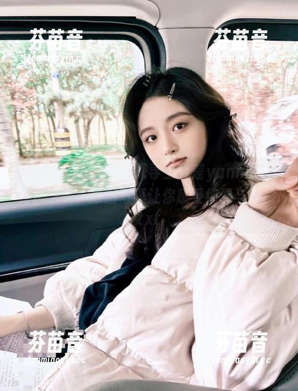 MyGirl美媛馆 - 探寻王馨瑶yanni的死库水之美：原图写真让你感受纯真与性感.txt