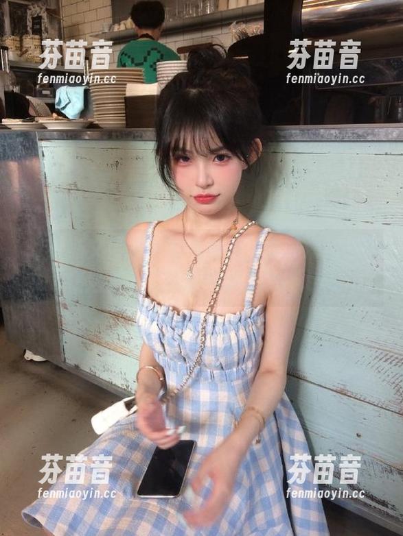 SIW斯文传媒 - 时光静止，雯静清纯校花精选套图记录青春最美态！.txt