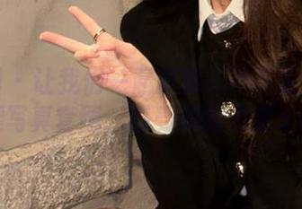 微密圈 – 让我们一起欣赏Sia不吃鱼的长腿写真套图，感受美的力量.txt