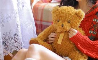 TouTiao头条女神 – JennyR网袜图包再次更新，带你体验个性与风格的独特碰撞.txt