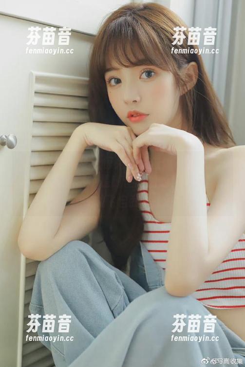UGirls尤果网 - 惊呆！乔依琳私房圣诞写真原图，果然不是随便能拍的！谁还敢说她在放飞自我？.txt
