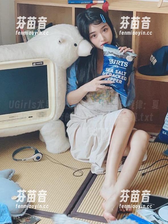 UGirls尤果网 - 黑白色彩的灵动旋律：夏倪可ella分享的摄影作品照片合集.txt