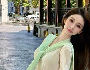 UGirls尤果网 – 奶茶Emily最新写真集正式上线，牛仔裤风格尽显个性与魅力.txt