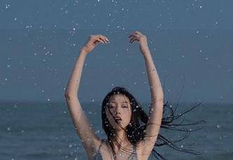 UGirls尤果网 – 每日免费更新！全新的“娜依灵儿”双人写真图包，让你爱不释手！.txt