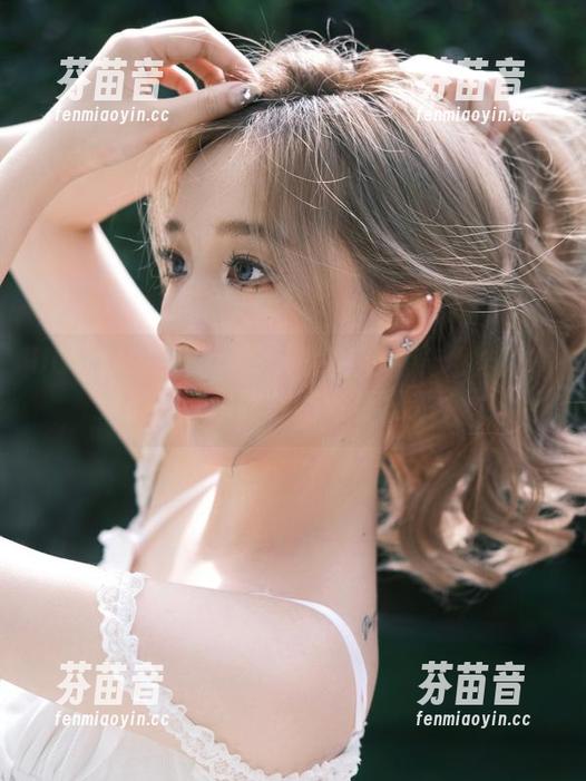 UGirls尤果网 - 令人惊艳的徐梓伊妹妹高清美图，带你领略青春风采.txt