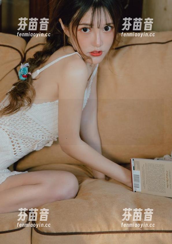 UGirls尤果网 - 曲铭瑄眼镜写真精选集：在每一副镜框里，记录下青春与美丽的瞬间交织.txt