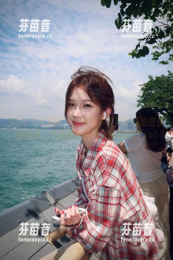 UGirls尤果网 - 一起追寻李易童的秘密在线资源，了解她背后的故事与灵感.txt