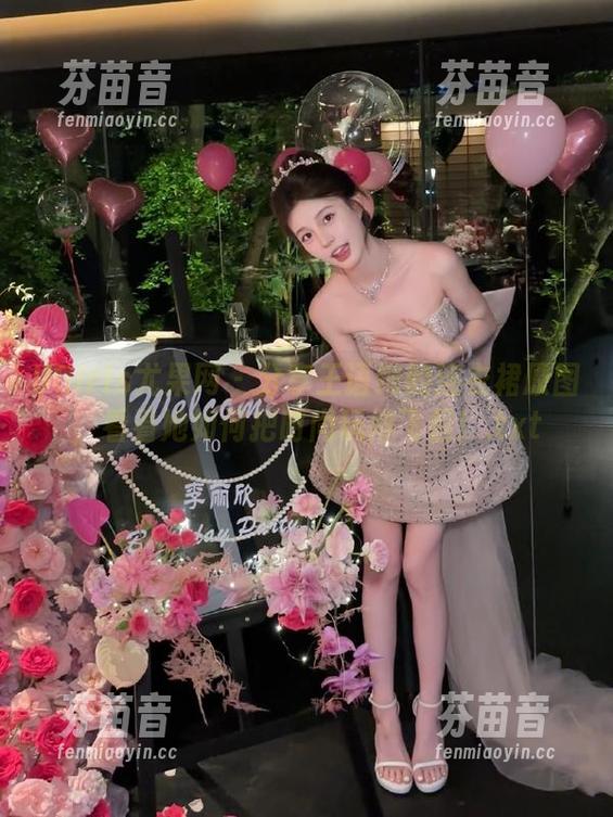 UGirls尤果网 - 分享王语纯的连衣裙原图，看看她如何把时尚玩得飞起！.txt