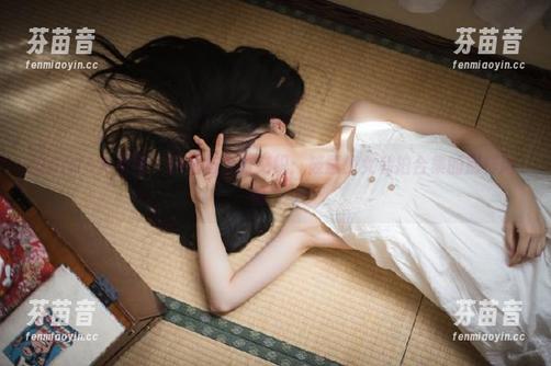UGirls尤果网 - 轻盈与优雅交织：筱慧少女私拍合集的别样风情.txt