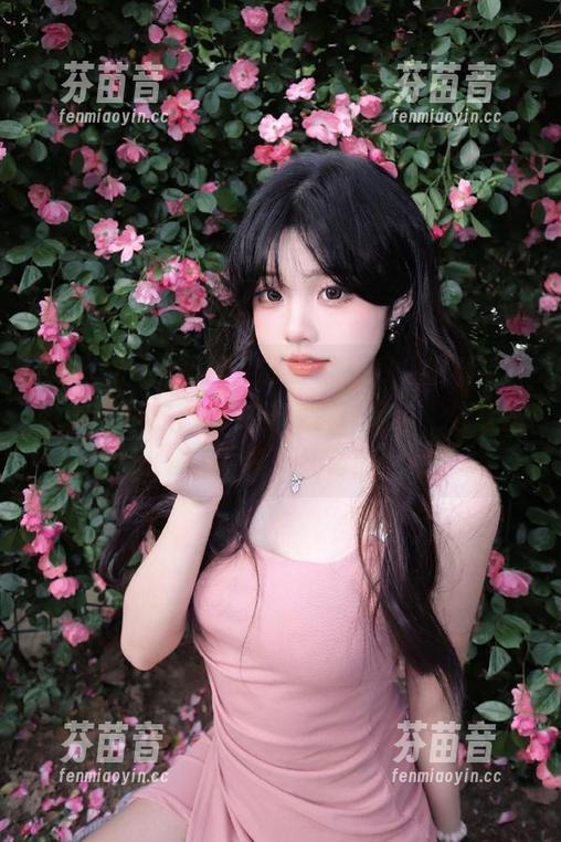 XIAOYU语画界 - 腿长就是好，来看看Angela小热巴的长腿美眉作品集，分享她的秘密武器是什么！.txt