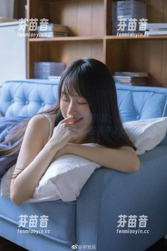 XIAOYU语画界 - 原图揭秘：苏曼兮的私拍可爱瞬间尽在其中.txt