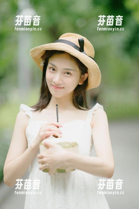 XINGYAN星颜社 - 在李丽莎的瑜伽图包合集里，找寻身心合一的秘密与灵感.txt