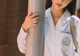 Xiuren秀人网 – 走进Lovely璐璐的网袜之旅：原图与套图齐分享，探索她的时尚灵感.txt