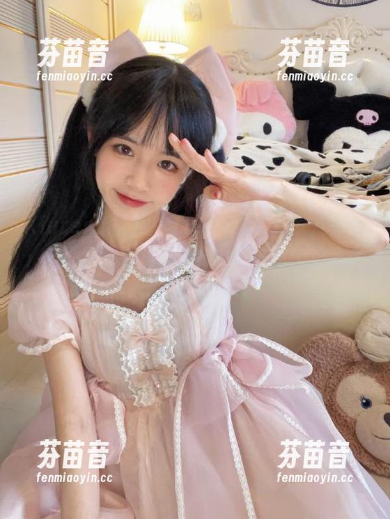 Xiuren秀人网 - Lucky沈欢欣女友策划：千面风情的写真合集，尽在这个华丽套图之中！.txt