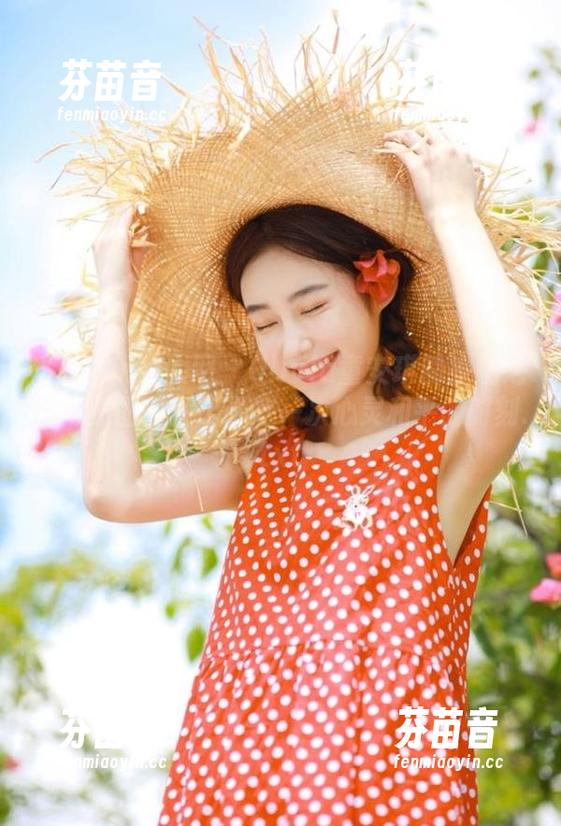 Xiuren秀人网-Olivia童安琪 Xiuren秀人网 - Olivia童安琪的瑜伽之旅:原图照片记录每一次心灵和平的时刻.txt