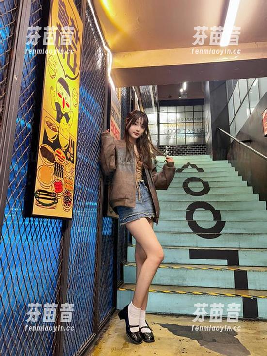 Xiuren秀人网 - 走进baby嘉茵学姐的世界：精彩写真套图，感受她的无限魅力！.txt