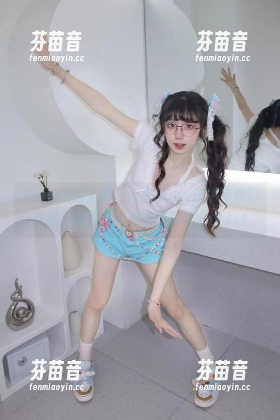 Xiuren秀人网 - 七米baby连衣裙梦幻套图，带你走进浪漫的写真世界.txt