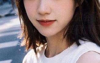 Xiuren秀人网 – 不可错过的会飞的小虎牙姐姐写真集，下载她的美丽瞬间，感受别样风情！.txt