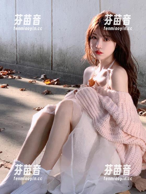 Xiuren秀人网 - 全套原图收藏，冷月yuer夏天写真展现伟大的夏日阳光.txt