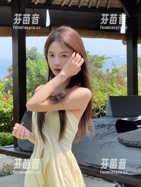 Xiuren秀人网 - 可儿kayen黑丝写真福利，全新图片呈现她令人心动的独特气息！.txt