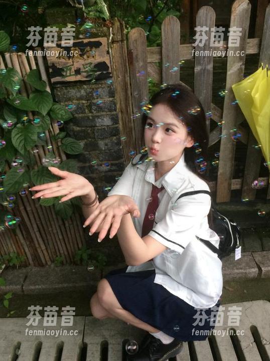 Xiuren秀人网 - 私房写真中的叶梦轩：优雅内衣诉说美的故事.txt