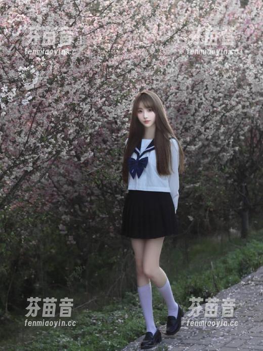 Xiuren秀人网 - 璀璨海岸，喵喵JOJO私拍海边套图，感受她的自然之美.txt