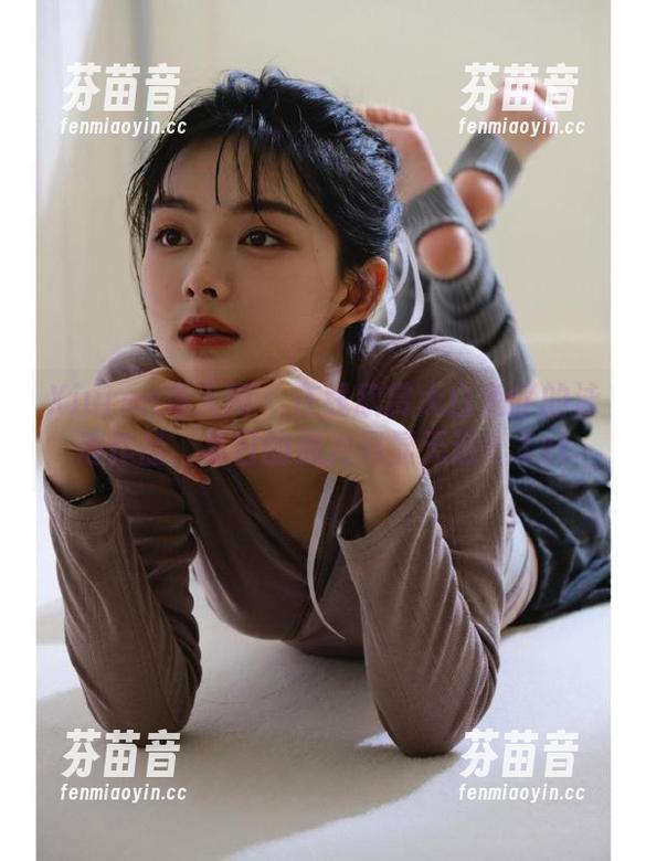 Xiuren秀人网 - 在线欣赏大白兔吖的泳池作品，夏日的魅力尽显无遗！.txt