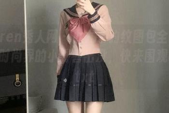 Xiuren秀人网 – 小尤奈豹纹图包全新更新：时尚界的小野兽出没，快来围观喵！.txt