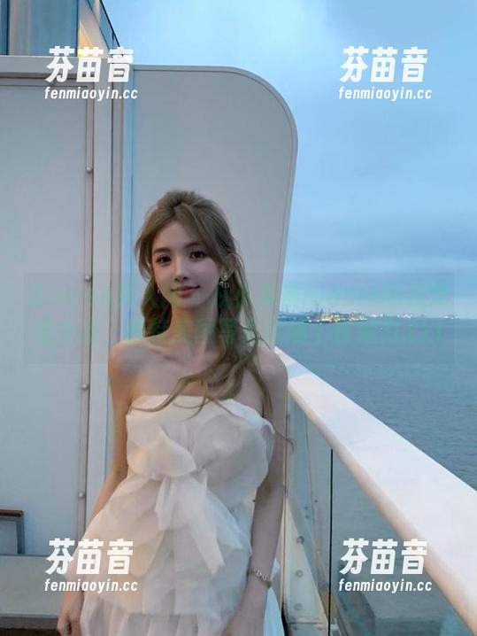 Xiuren秀人网 - 从小薯条nienie的视角看女友，独特美图写真尽展个性魅力.txt