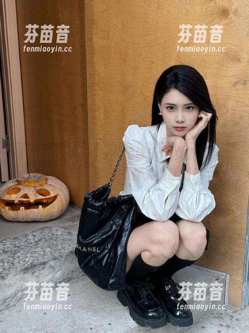 Xiuren秀人网 - 尤妮丝Egg女友系列美图上线，免费获取让你大饱眼福！.txt