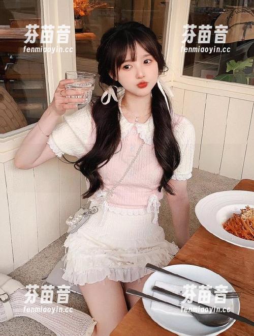 Xiuren秀人网 - 观看抖娘利世JK写真，感受每一张图片传递的情感与气息.txt